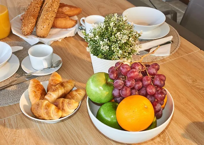 Vila Caletas Village *